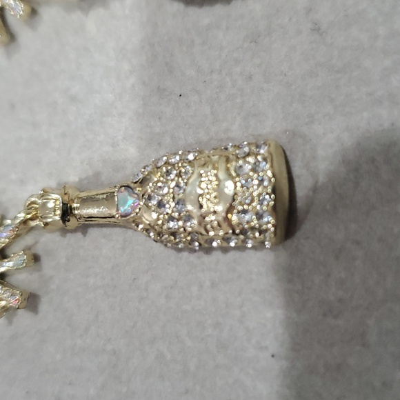 Baublebar gold tone pave Champagne Showers‎ snowflake Champagne bottle earrings - Picture 3 of 7